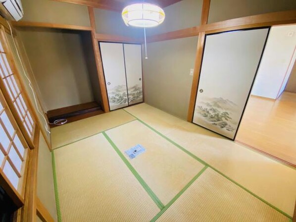 高茶屋小森町一戸建ての物件内観写真